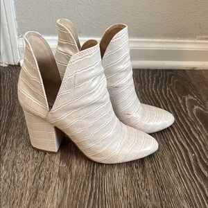 Elegant White Croc-Embossed Ankle Boots